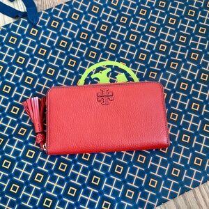 Tory Burch Taylor Pebbled Zip Continental Wallet